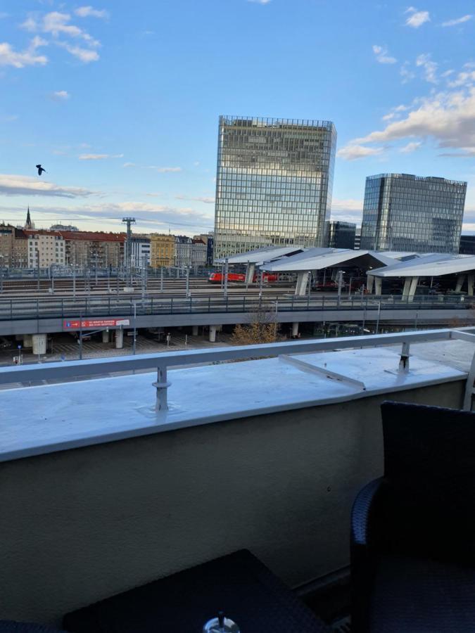 Smarte Dachgeschosswohnung Mit 2 Terrassen Direkt Am Hauptbahnhof Viena Exterior foto